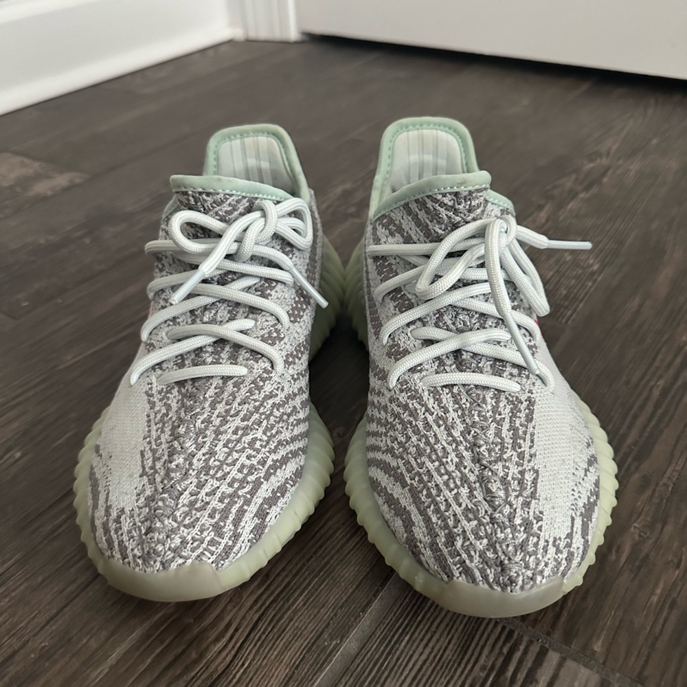 Yeezy Boost 350 V2 ‘Blue Tint’ 2017. Men’s 5.5/Women’s 7 - Picture 4 of 9